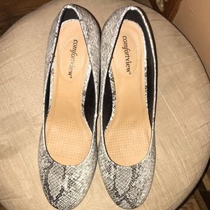 Comfort view ladies pumps